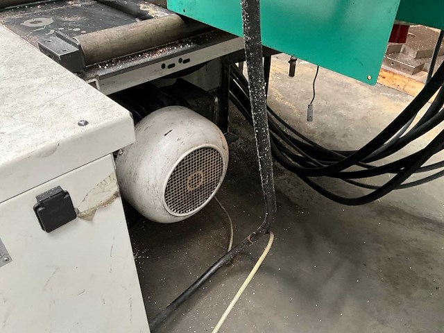 2001 arburg allrounder 470 c 1600-675 spuitgietmachine - afbeelding 16 van  22