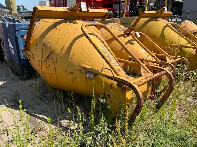2001 beco 1000l betonkubel - afbeelding 2 van  5