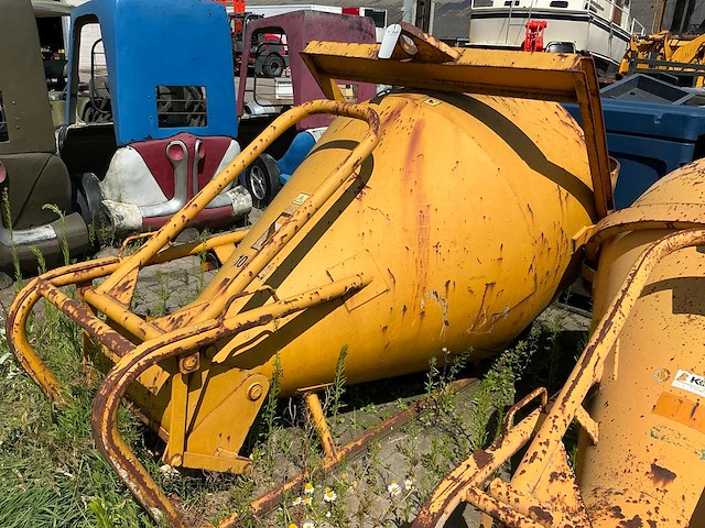 2001 beco 1000l betonkubel - afbeelding 3 van  5