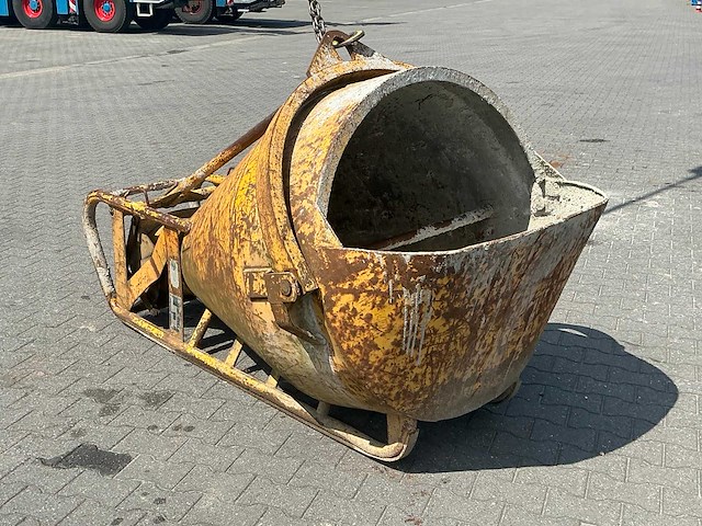 2001 beco 750lr betonkubel - afbeelding 3 van  5