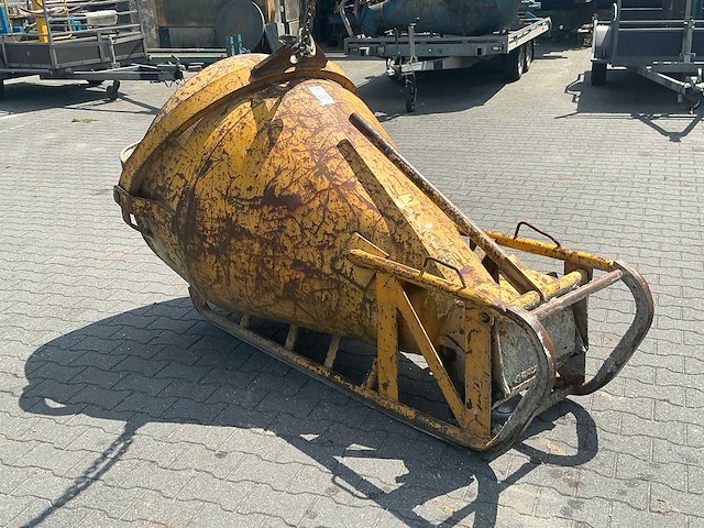 2001 beco 750lr betonkubel - afbeelding 4 van  5