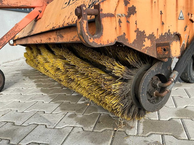 2001 bema 35 dual hydraulisch aangedreven bezem - afbeelding 12 van  13