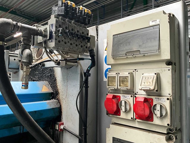 2001 bmb kw38pi/3450 spuitgietmachine - afbeelding 17 van  31