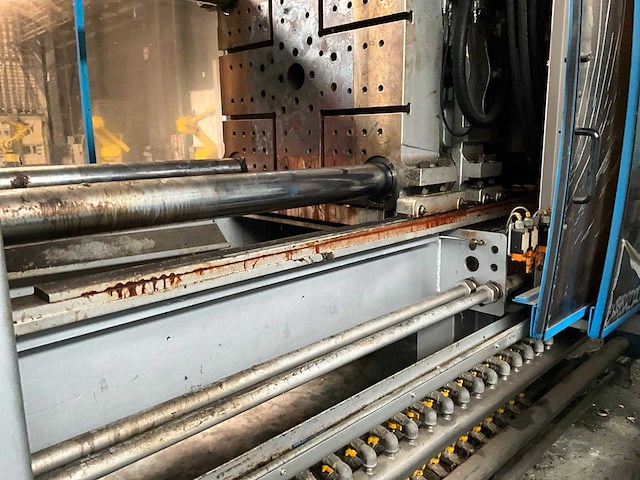 2001 bmb kw38pi/3450 spuitgietmachine - afbeelding 24 van  40