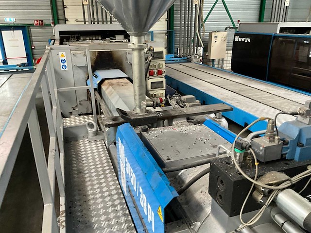 2001 bmb kw38pi/3450 spuitgietmachine - afbeelding 39 van  40