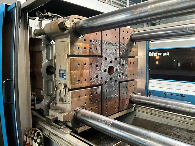 2001 bmb kw38pi/3450 spuitgietmachine - afbeelding 5 van  18