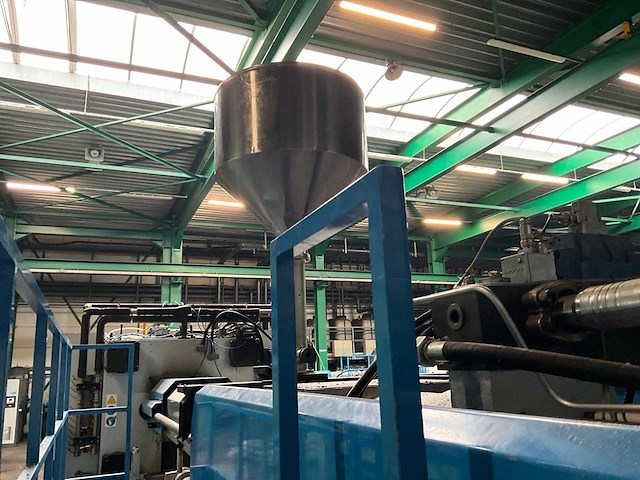 2001 bmb kw70pi/7000 spuitgietmachine - afbeelding 18 van  38