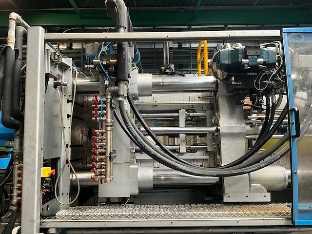 2001 bmb kw70pi/7000 spuitgietmachine - afbeelding 37 van  38