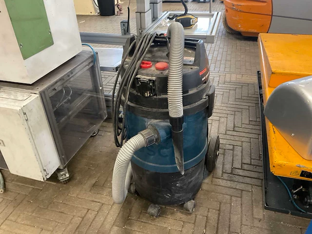 2001 bosch gas 12-50 rf industriële stofzuiger - afbeelding 1 van  5