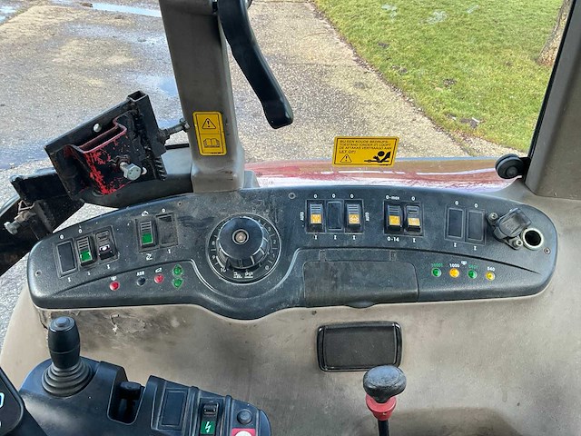 2001 case ih cvx 130 vierwielaangedreven landbouwtractor - afbeelding 8 van  25