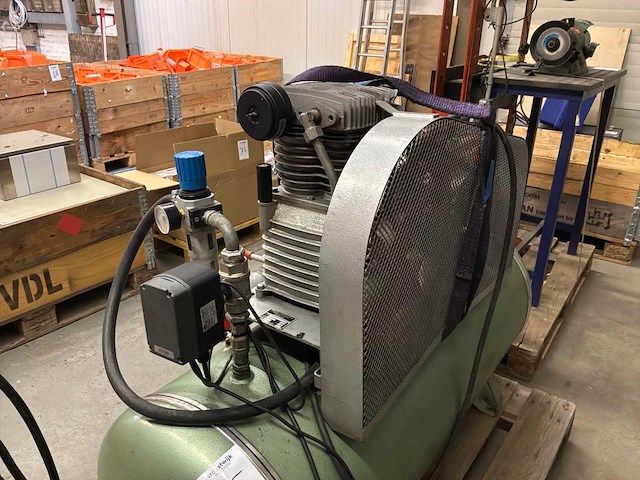 2001 creemers cst420 zuigercompressor - afbeelding 7 van  11