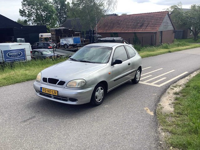 2001 daewoo lanos 1.3 pure personenauto - afbeelding 1 van  12