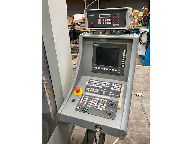 2001 deckel maho 35m verticale cnc -bewerkingscentrum - afbeelding 9 van  11