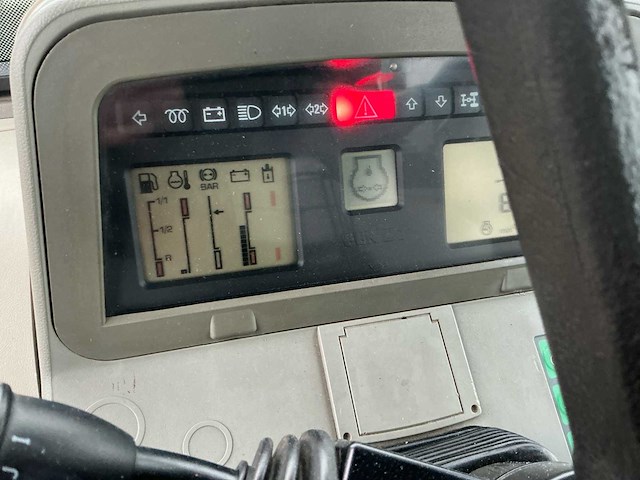 2001 fendt 716 vario vierwielaangedreven landbouwtractor - afbeelding 14 van  27