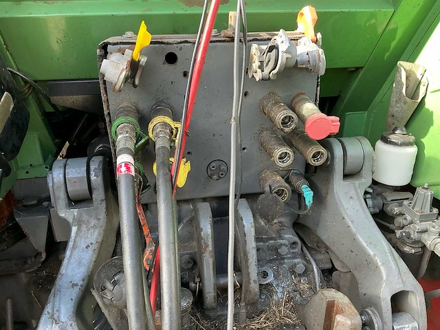 2001 fendt farmer 410 vario vierwielaangedreven landbouwtractor - afbeelding 7 van  23