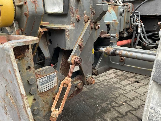 2001 fendt xylon 520 vierwielaangedreven landbouwtractor - afbeelding 13 van  42