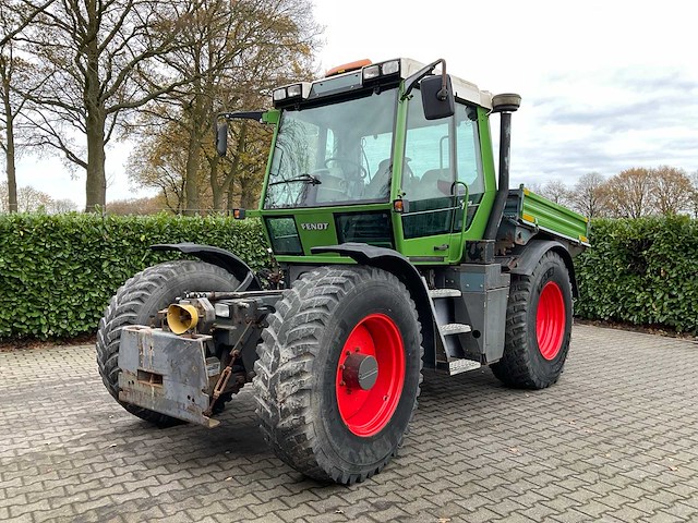 2001 fendt xylon 520 vierwielaangedreven landbouwtractor - afbeelding 1 van  42