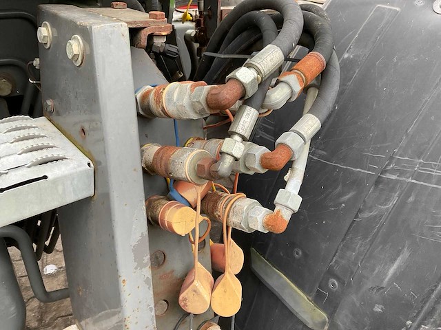 2001 fendt xylon 520 vierwielaangedreven landbouwtractor - afbeelding 20 van  42