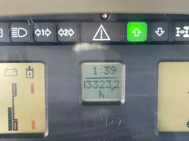 2001 fendt xylon 520 vierwielaangedreven landbouwtractor - afbeelding 36 van  42