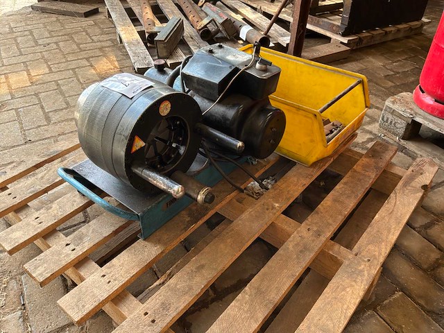 2001 finn-power p20cs hydraulische slangenpers - afbeelding 4 van  9
