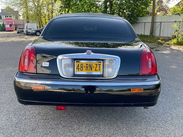 2001 ford lincoln town car personenauto - afbeelding 1 van  26