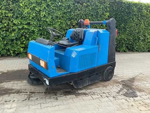 2001 hako jonas 1450d zelfrijdende veegmachine - afbeelding 1 van  28