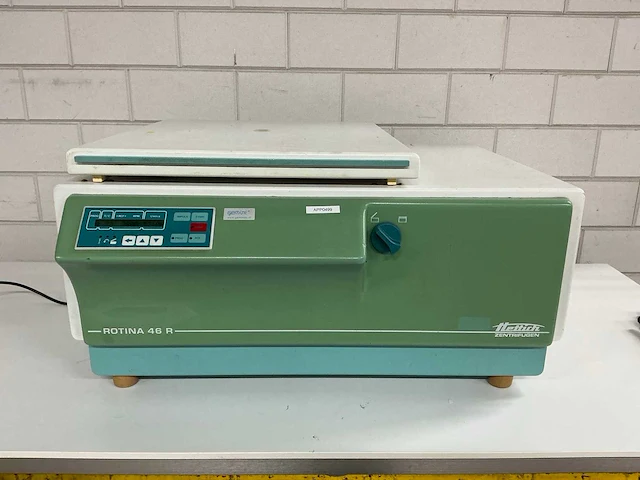 2001 hettich rotina 46r centrifuge - afbeelding 1 van  6