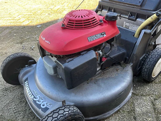 2001 honda hrd 536 chx grasmaaier - afbeelding 11 van  12