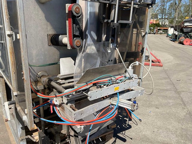 2001 inno-tech 4500 evo zakken vorm-, vul- en sluitmachine - afbeelding 2 van  13
