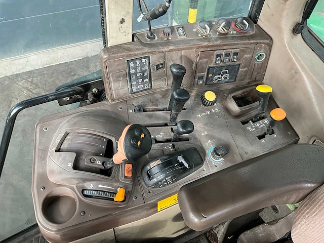 2001 john deere 6220 vierwielaangedreven landbouwtractor - afbeelding 14 van  29