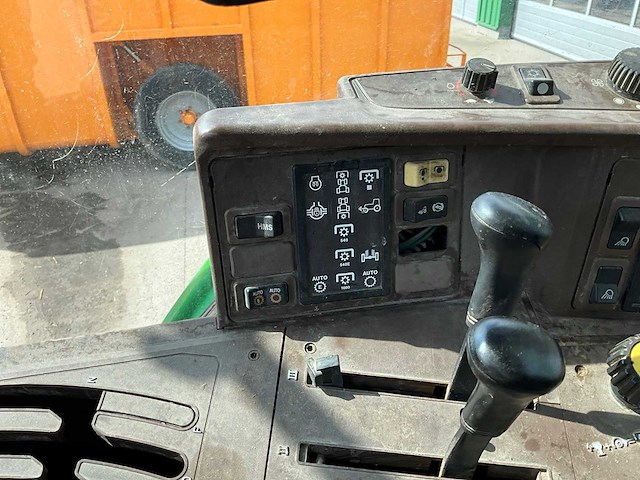 2001 john deere 6810 vierwielaangedreven landbouwtractor - afbeelding 4 van  29