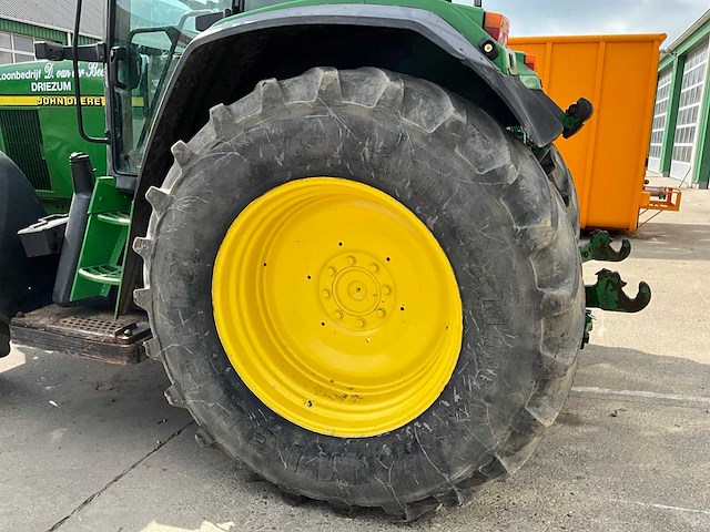 2001 john deere 6810 vierwielaangedreven landbouwtractor - afbeelding 25 van  29