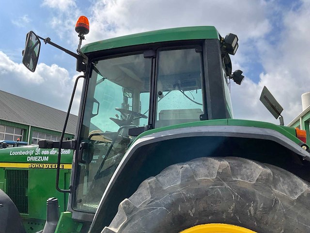 2001 john deere 6810 vierwielaangedreven landbouwtractor - afbeelding 26 van  29