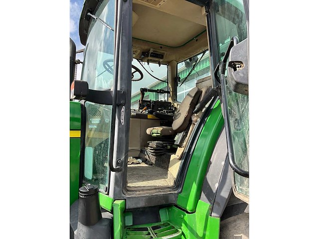 2001 john deere 6810 vierwielaangedreven landbouwtractor - afbeelding 27 van  29