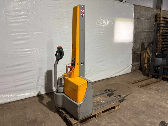 2001 jungheinrich emc stapelaar - afbeelding 2 van  7