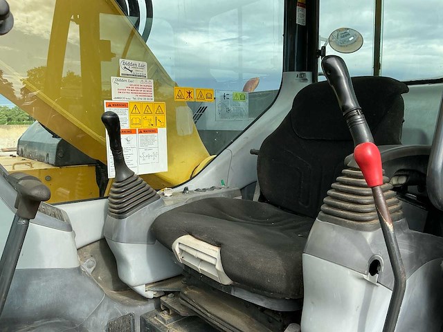 2001 komatsu pc228uslc-3 rupsgraafmachine - afbeelding 10 van  37