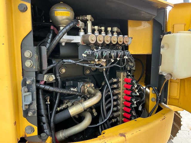 2001 komatsu pc228uslc-3 rupsgraafmachine - afbeelding 19 van  37