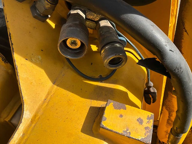 2001 komatsu sk07j shovel - afbeelding 4 van  23