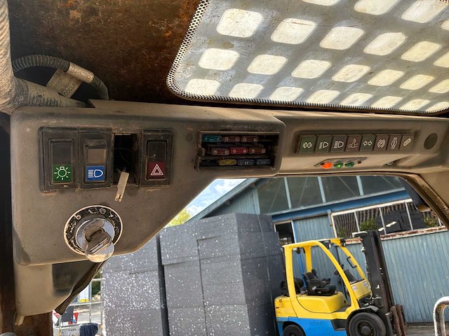 2001 komatsu sk07j shovel - afbeelding 14 van  23