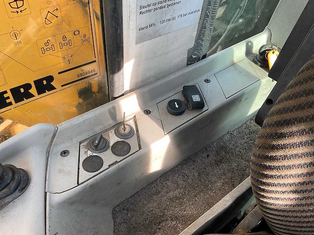2001 liebherr a 900 b litronic banden graafmachine - afbeelding 28 van  50