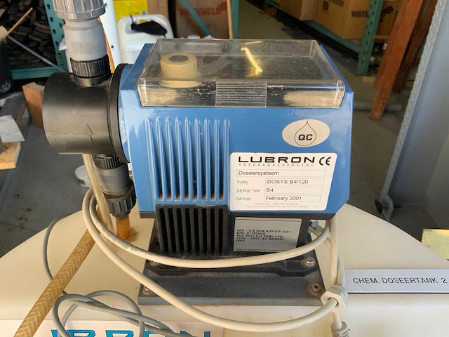 2001 lubron waterbehandeling doseertank - afbeelding 2 van  2