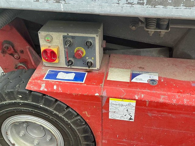 2001 manitou d 80 er schaar hoogwerker - afbeelding 19 van  32
