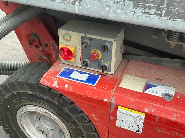 2001 manitou d 80 er schaar hoogwerker - afbeelding 20 van  32