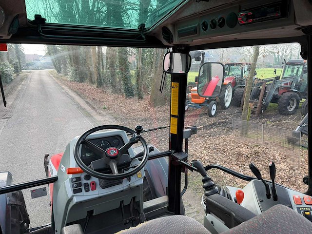 2001 massey ferguson 5435 vierwielaangedreven landbouwtractor - afbeelding 8 van  10