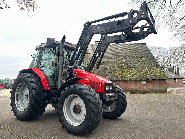 2001 massey ferguson 6255 vierwielaangedreven landbouwtractor - afbeelding 5 van  11