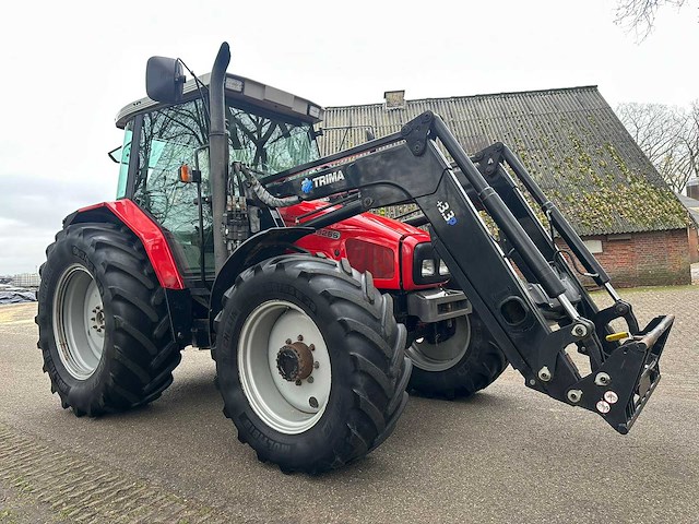 2001 massey ferguson 6255 vierwielaangedreven landbouwtractor - afbeelding 6 van  11