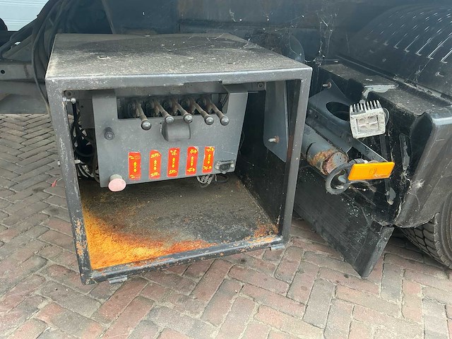 2001 mercedes-benz 1023l takelwagen met palfinger kraan - afbeelding 7 van  33