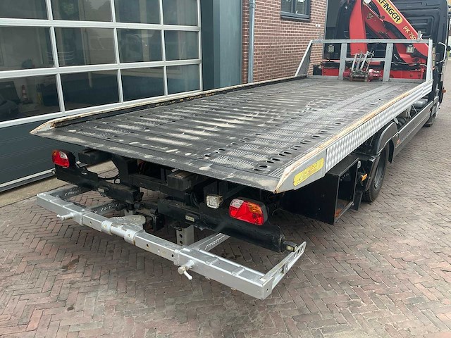 2001 mercedes-benz 1023l takelwagen met palfinger kraan - afbeelding 8 van  33