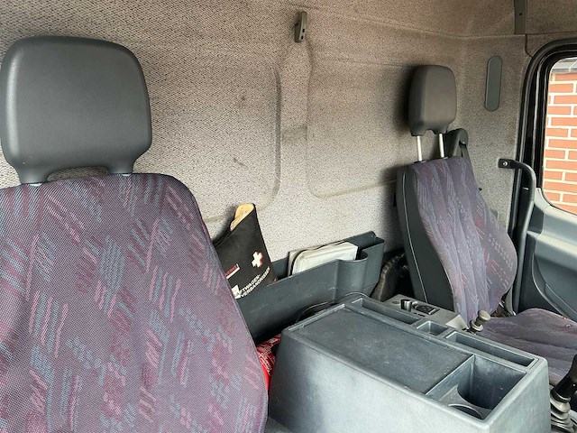 2001 mercedes-benz 1023l takelwagen met palfinger kraan - afbeelding 14 van  33