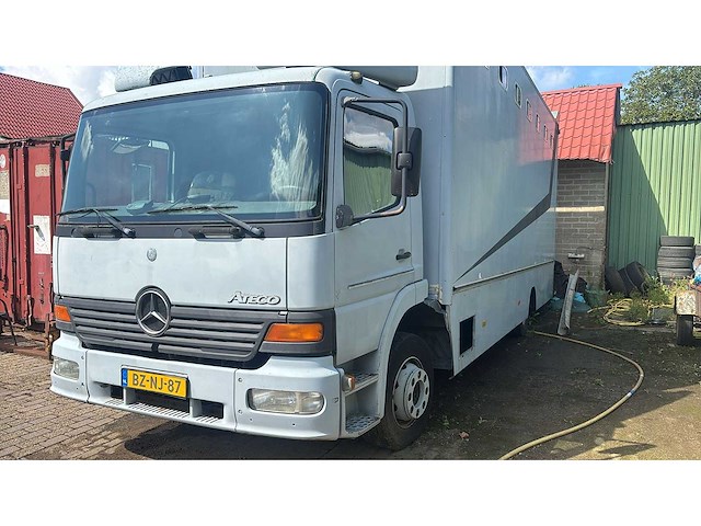 2001 mercedes-benz atego 1223 paardenvrachtwagen – 231 pk – marge - afbeelding 12 van  52
